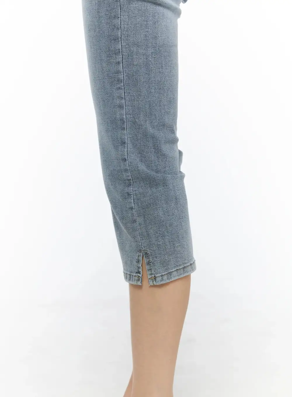 High-Waist Capri Jeans