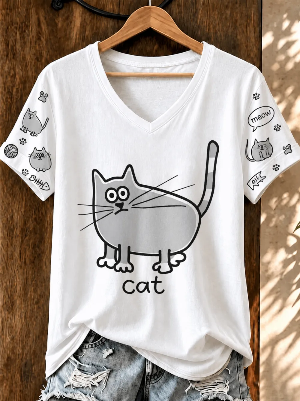 Women'S Cute Cat Printed V-Neck T-Shirt