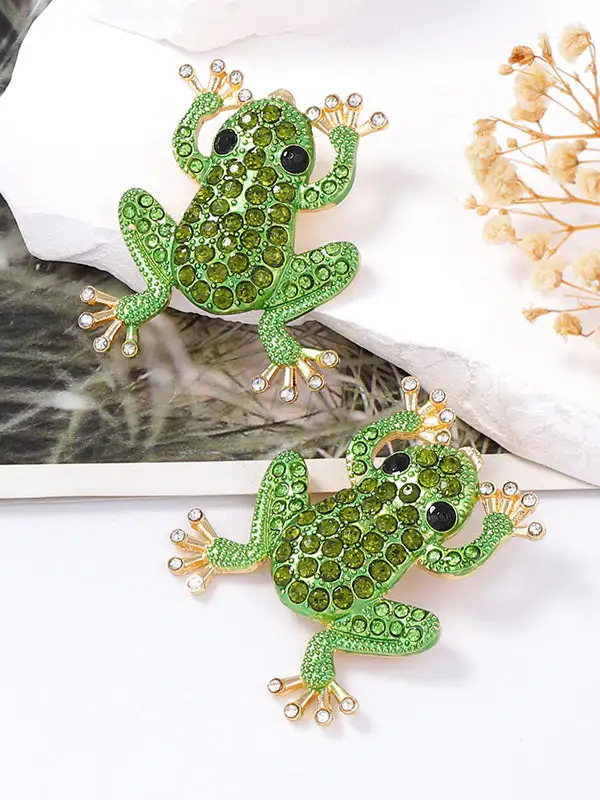 Distinctive Geometric Accent Earrings