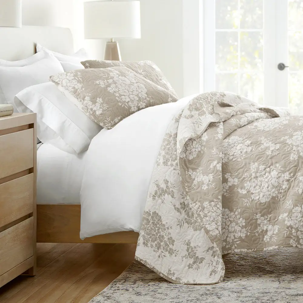 Distressed Bouquet Reversible Quilted Coverlet Set