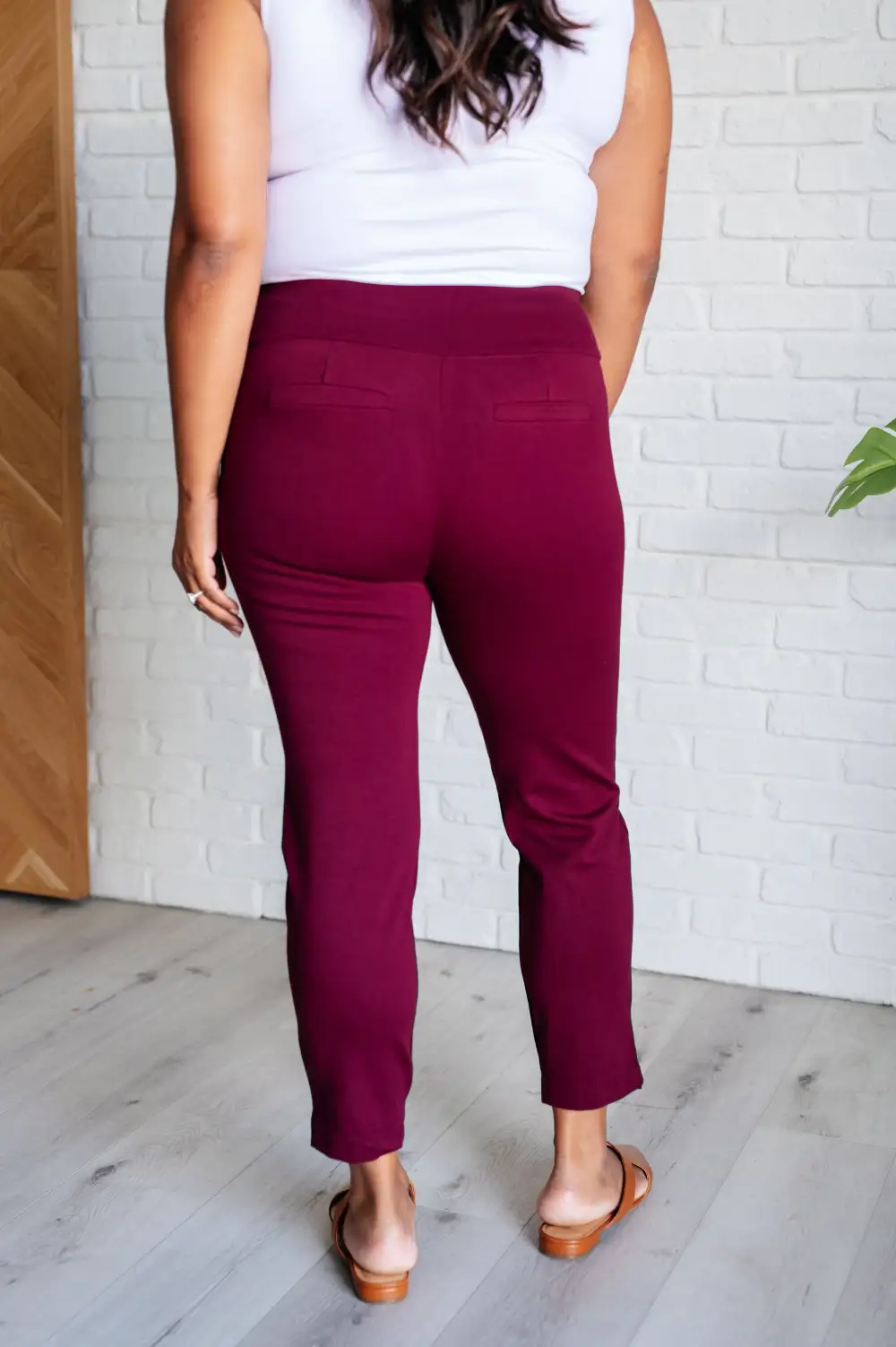 Relaxed Magic Ankle Crop Skinny Pants In