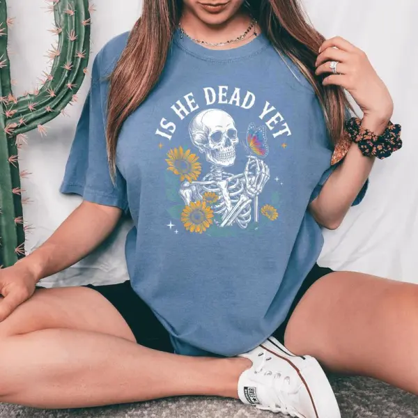 Is-He-Vintage-Dead-Yet Cool Skeleton Women Women's Oversized Comfort T-Shirt