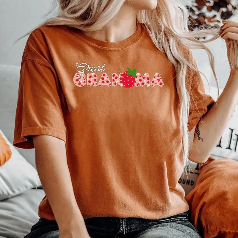 Great Grandma Strawberry First Birthday Strawberry Women's Oversized Comfort T-Shirt