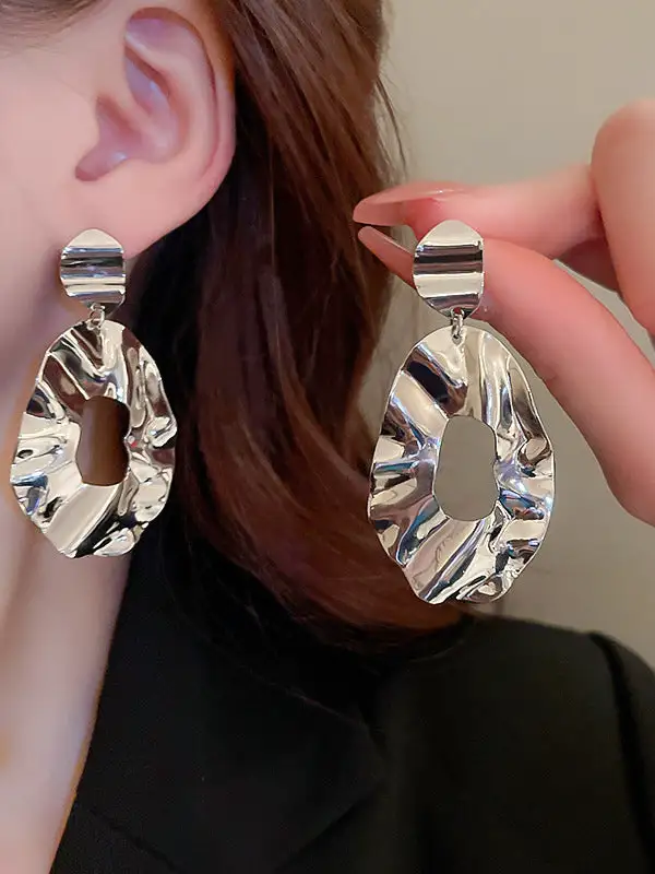 Distinctive Vintage-Inspired Drop Earrings