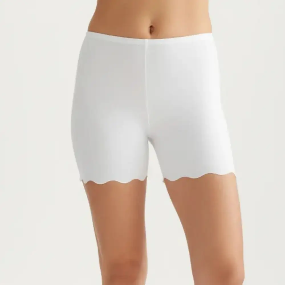 Seamless Lightweight Stretch Scalloped Shapewear Shorts
