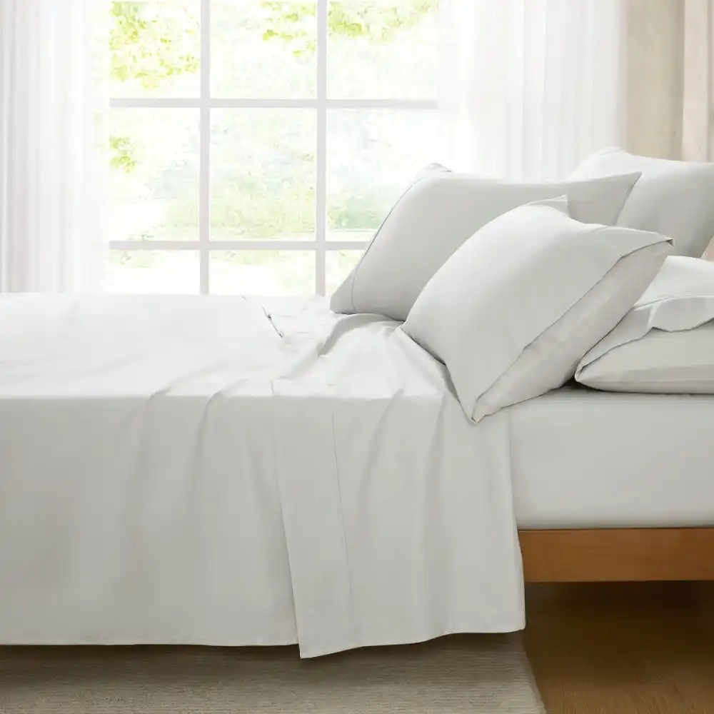Clean Solid Sheet Bedding Set