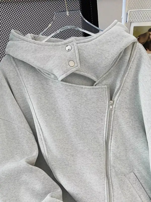 Refined Zip-Detail Pocketed Long-Sleeve Hoodie