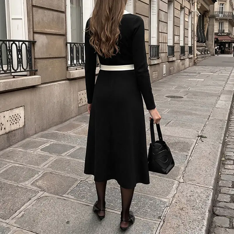 Women's V-Neck Long-Sleeve Belted Dress