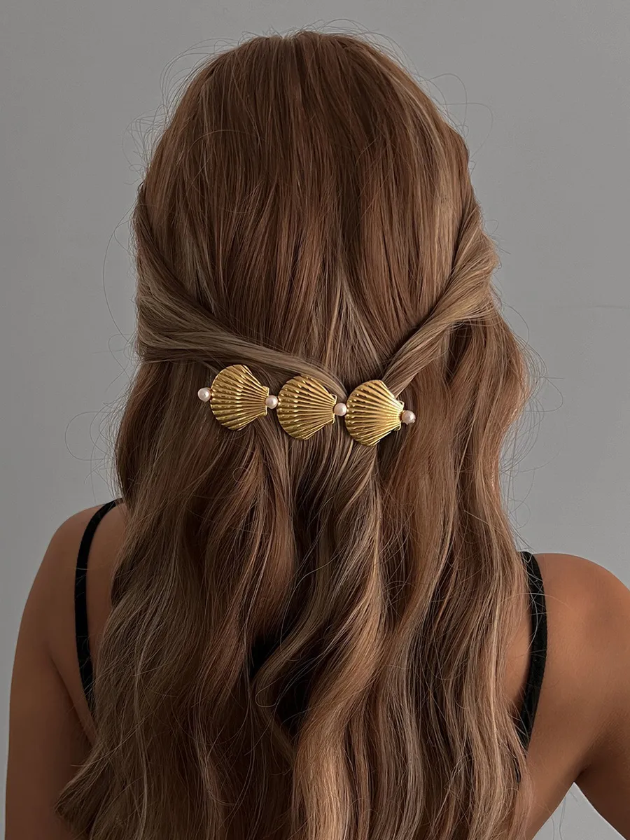Heidi Shell Pearl Hair Clip