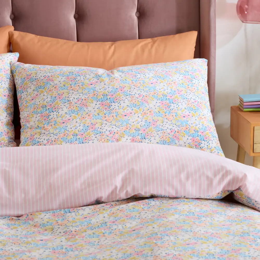 Minimal Bedroom Reversible Floral Linen Duvet Cover Set