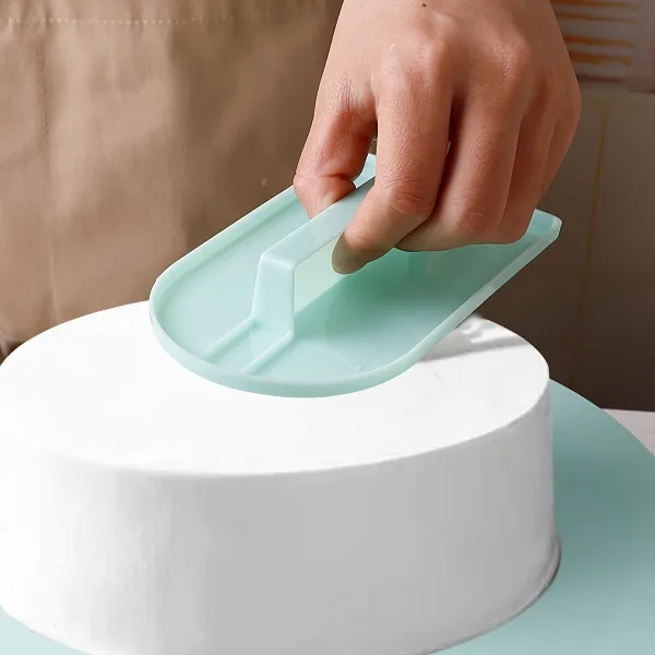 Baking Cake Frosting Smoother