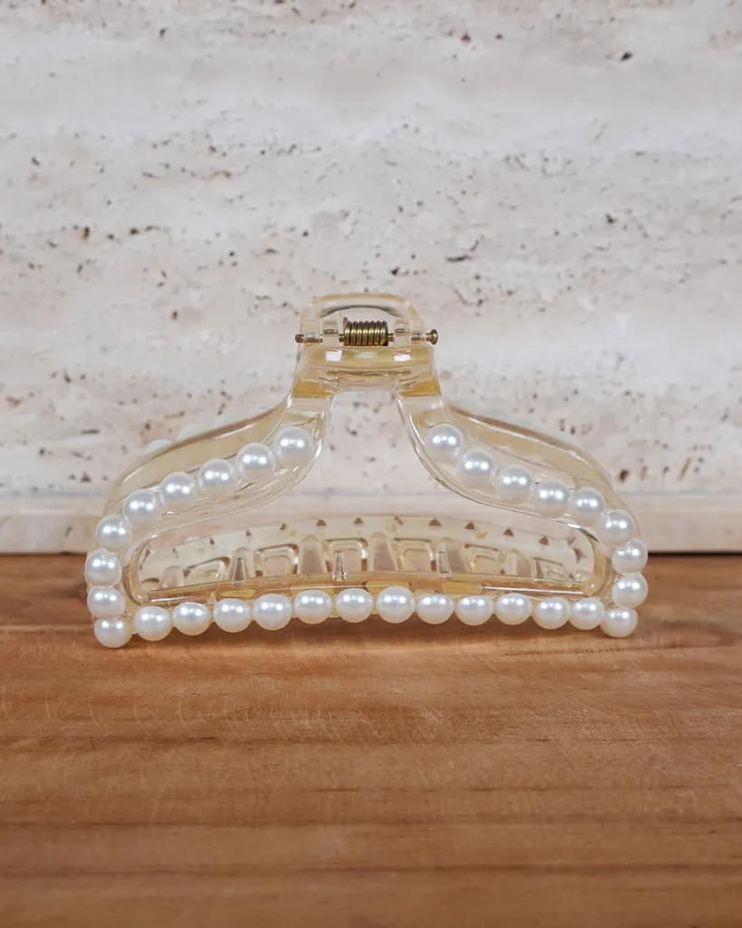 Understated Pearl Accent Hair Clip