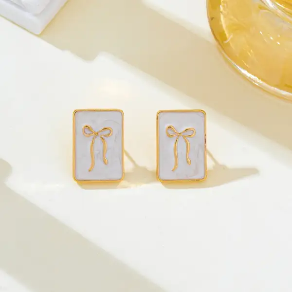 Vintage namel Bow Stud arrings