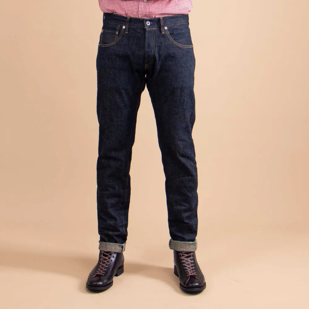 Clean Line Tapered Fit Casual Jeans