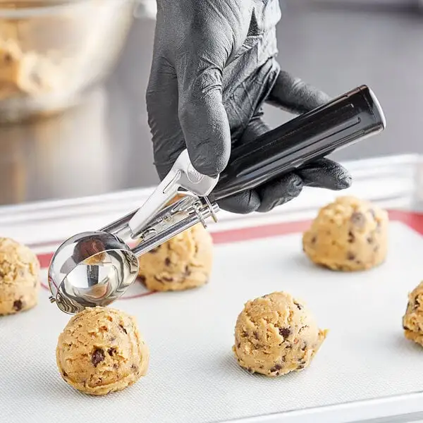 Compact Thumb Press Disher