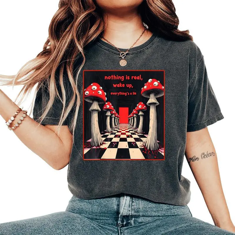 Weirdcore Aesthetic Mushroom Eyes Creepy Strangecore Women's Oversized Comfort T-Shirt