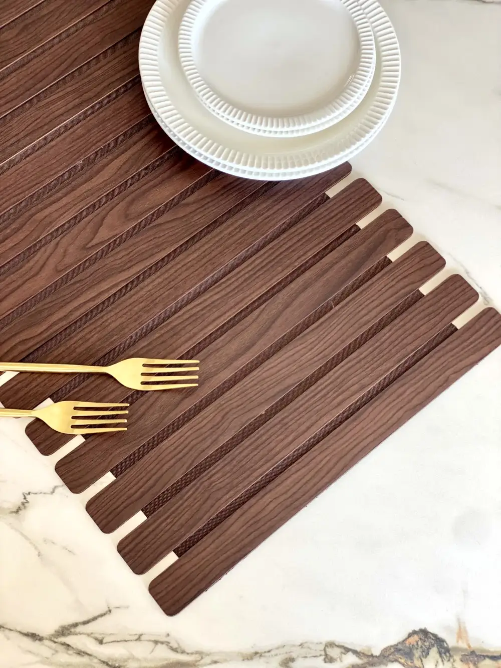 Elm Foldable Table Runner Dark Brown Feet