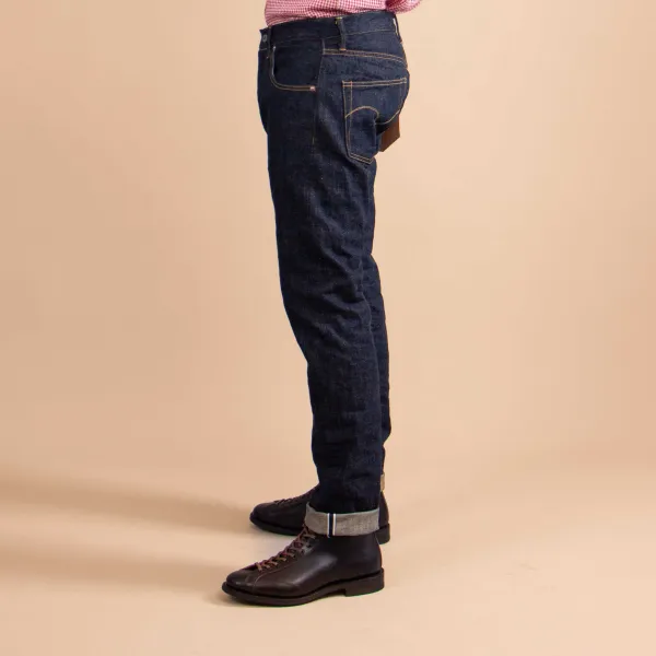 Clean Line Tapered Fit Casual Jeans