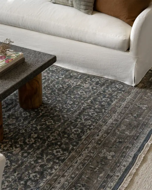 Bordered Classic Hand-Knotted Wool Area Rug